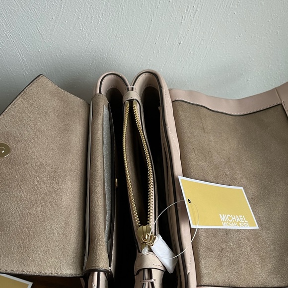 MICHAEL MICHAEL KORS Cece Chevron-Quilted Leather Crossbody- Soft Pink - Picture 8 of 9